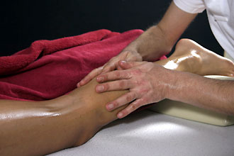 Wellness-Massage: Lange Streichungen 2